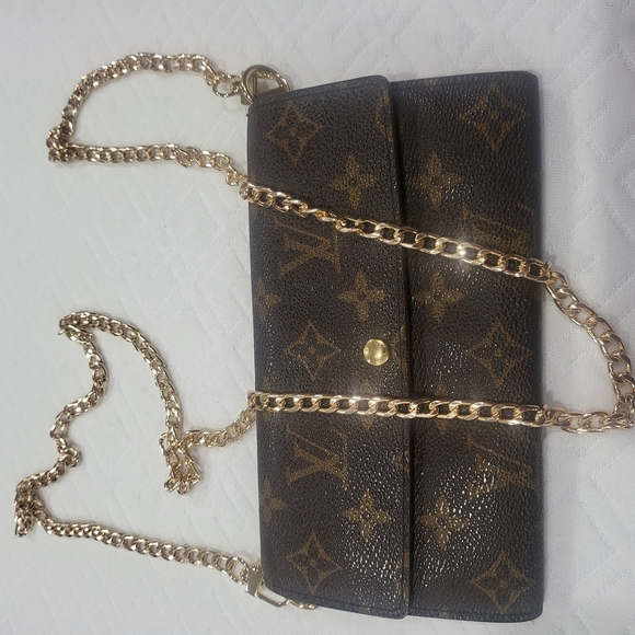 Louis Vuitton Brown Monogram Sarah Wallet - Picture 1 of 14
